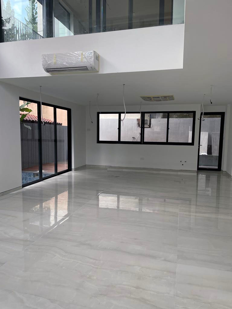 Image gallery image